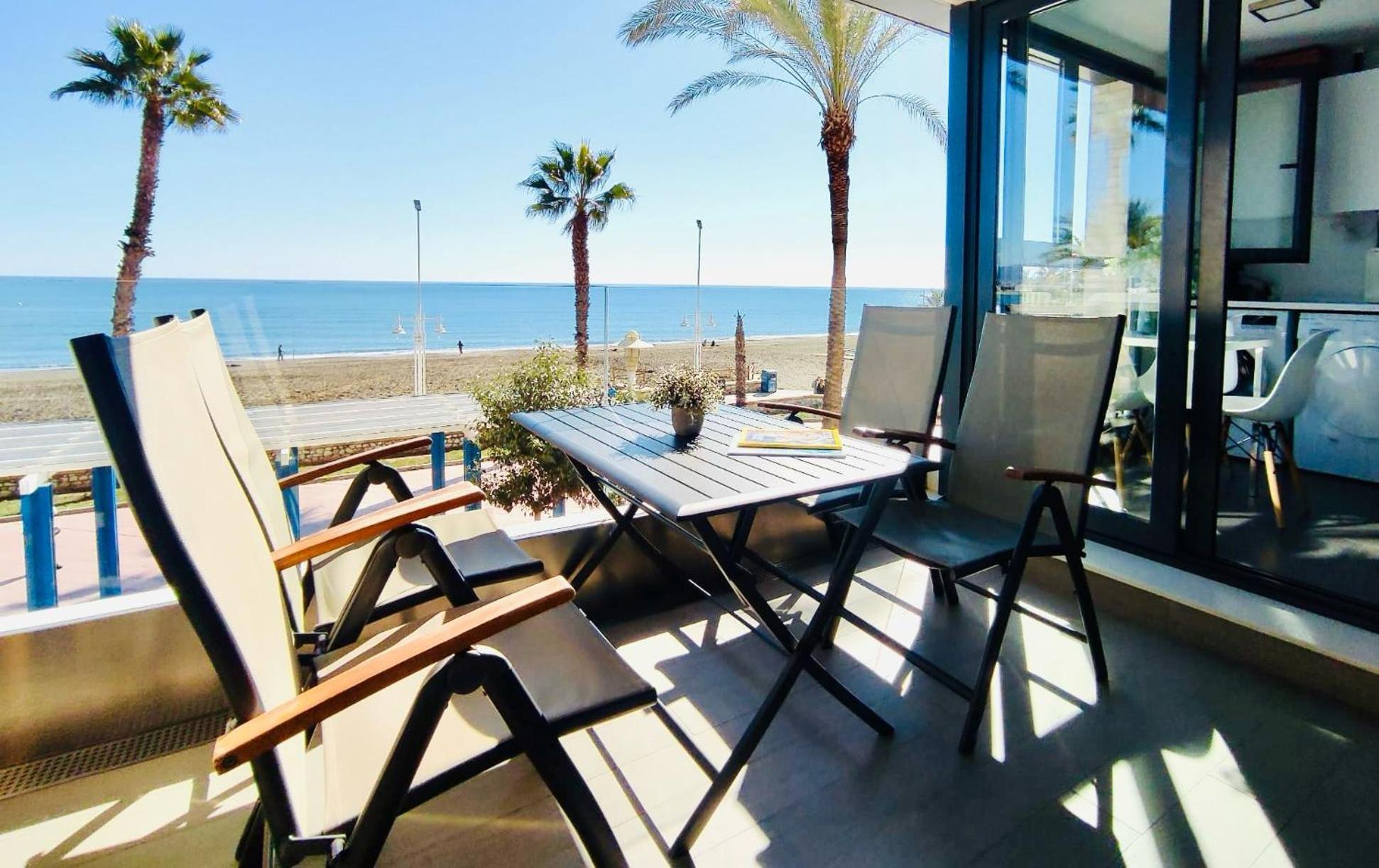 Gran Vivienda De Lujo Frente Al Mar Leilighet Málaga Eksteriør bilde